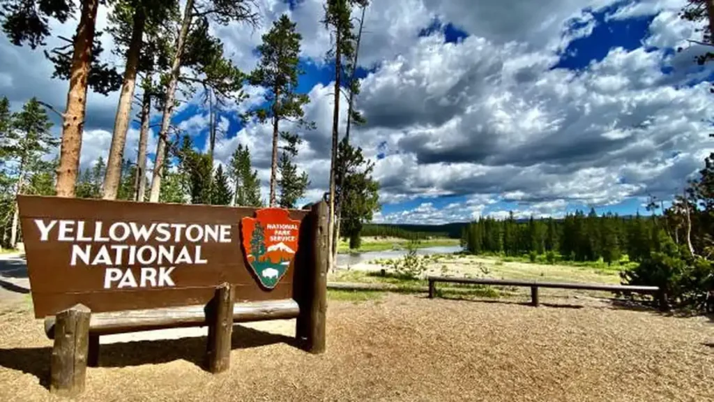 Best Entrance to Yellowstone: 2026 Guide to All 5 Gates