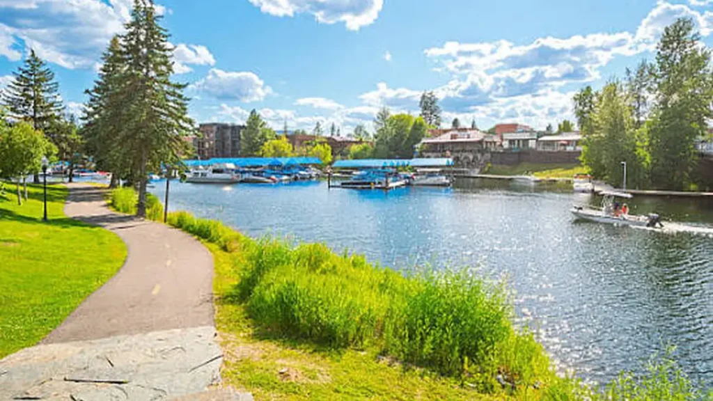 Things to Do in Sandpoint Idaho: 15 Local Picks