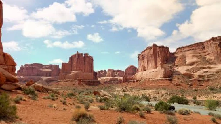 The Mighty 5: A Complete Guide to Utah's National Parks